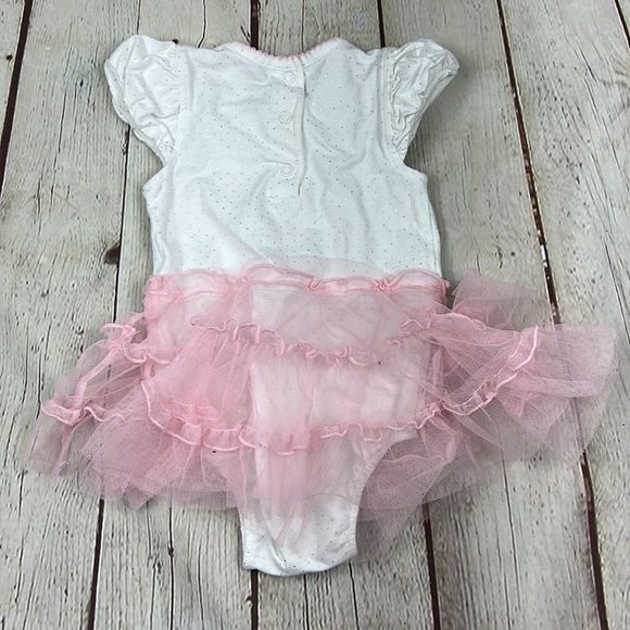 Gigil Easter onesie with attached tutu Baby girl 12mon bunny in the center. - Picture 6 of 8